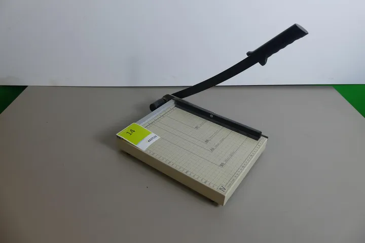 Papierschneidgerät